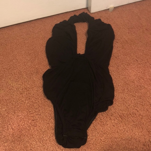 Boohoo Tops - Boohoo Halter🎁Neck Bodysuit